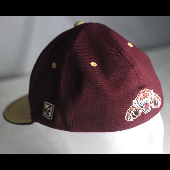 Tigers The game Fitted Hat - Picture 8 of 8